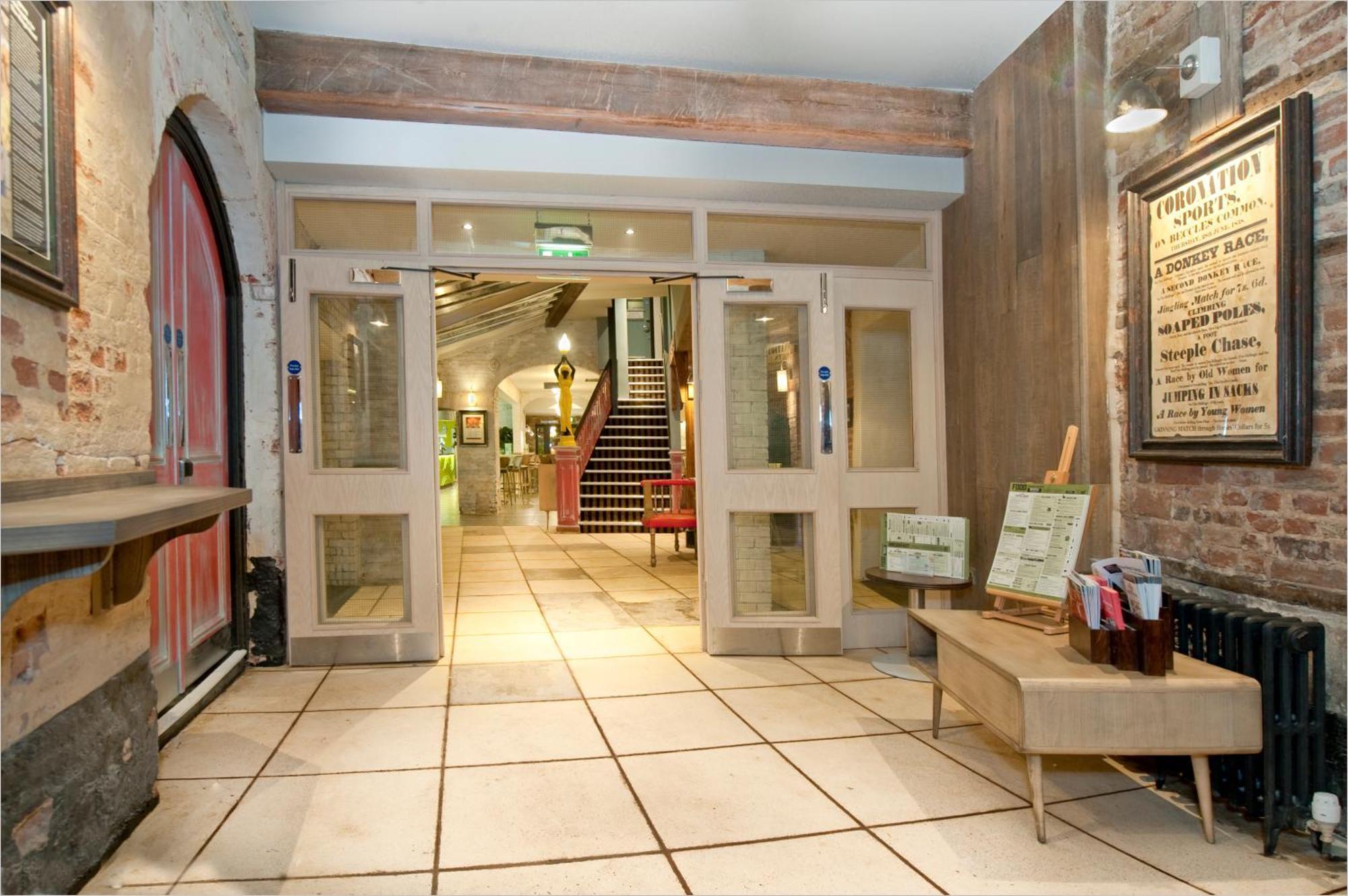 The King'S Head Hotel Wetherspoon Beccles Eksteriør bilde